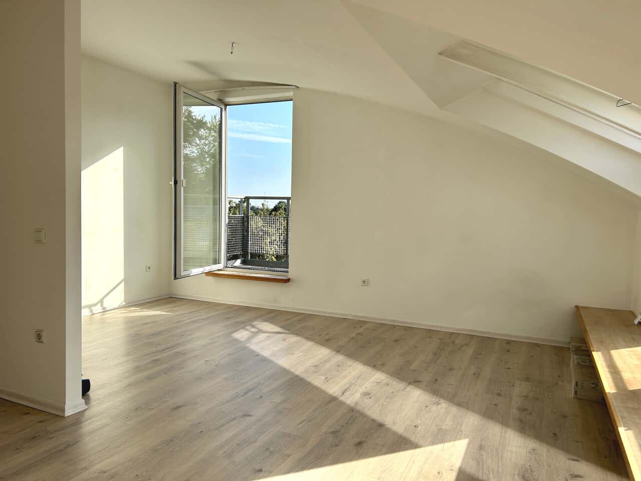 Dachgeschosswohnung in Hattersheim am Main – Bild 2
