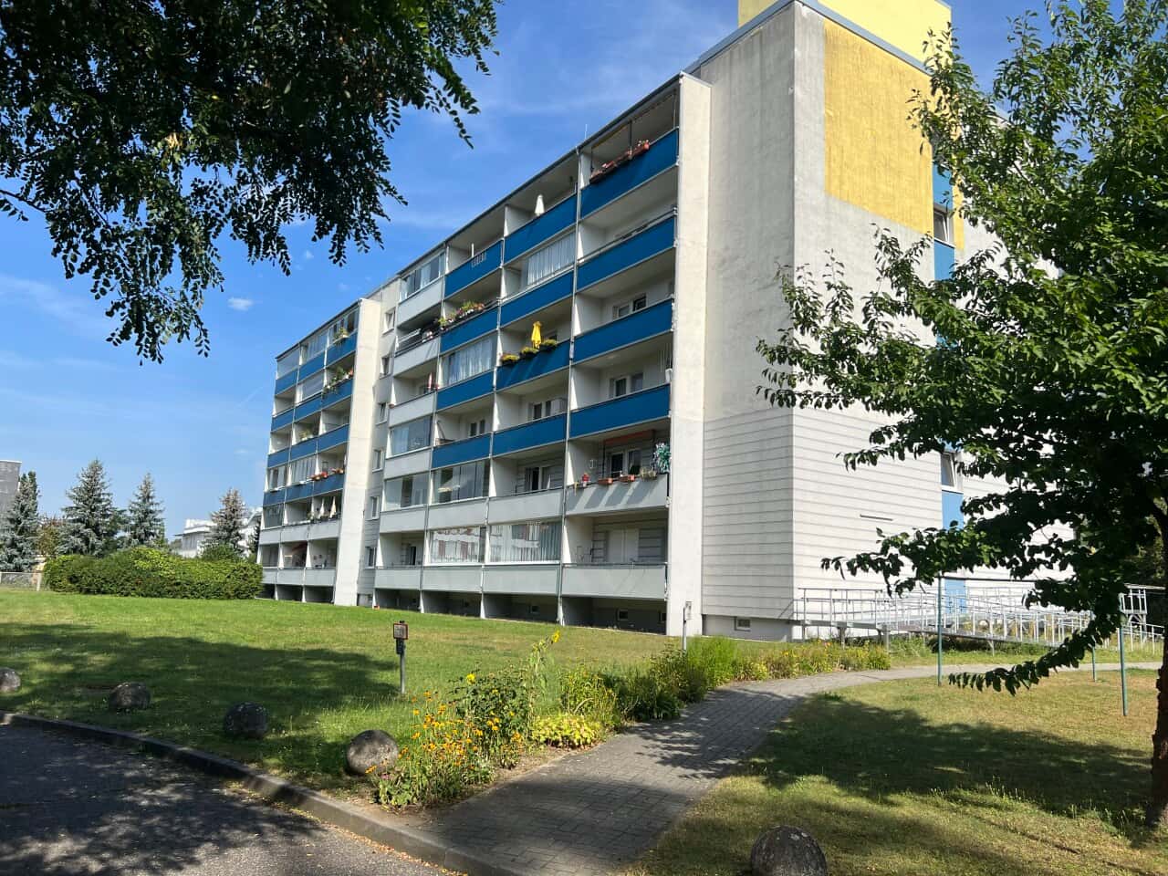 Etagenwohnung in Berlin – Bild 1