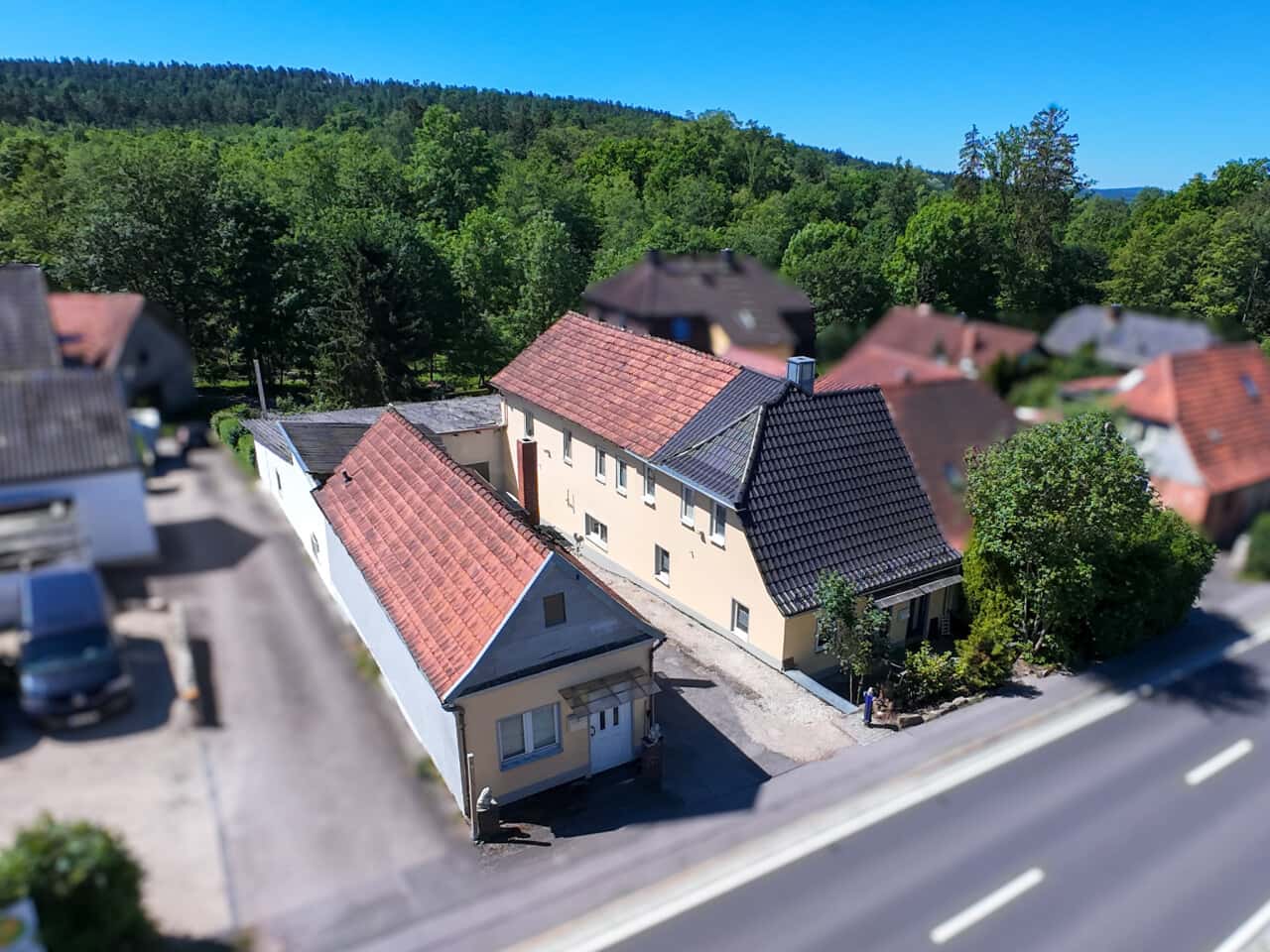 Mehrfamilienhaus in Weitramsdorf - Tambach