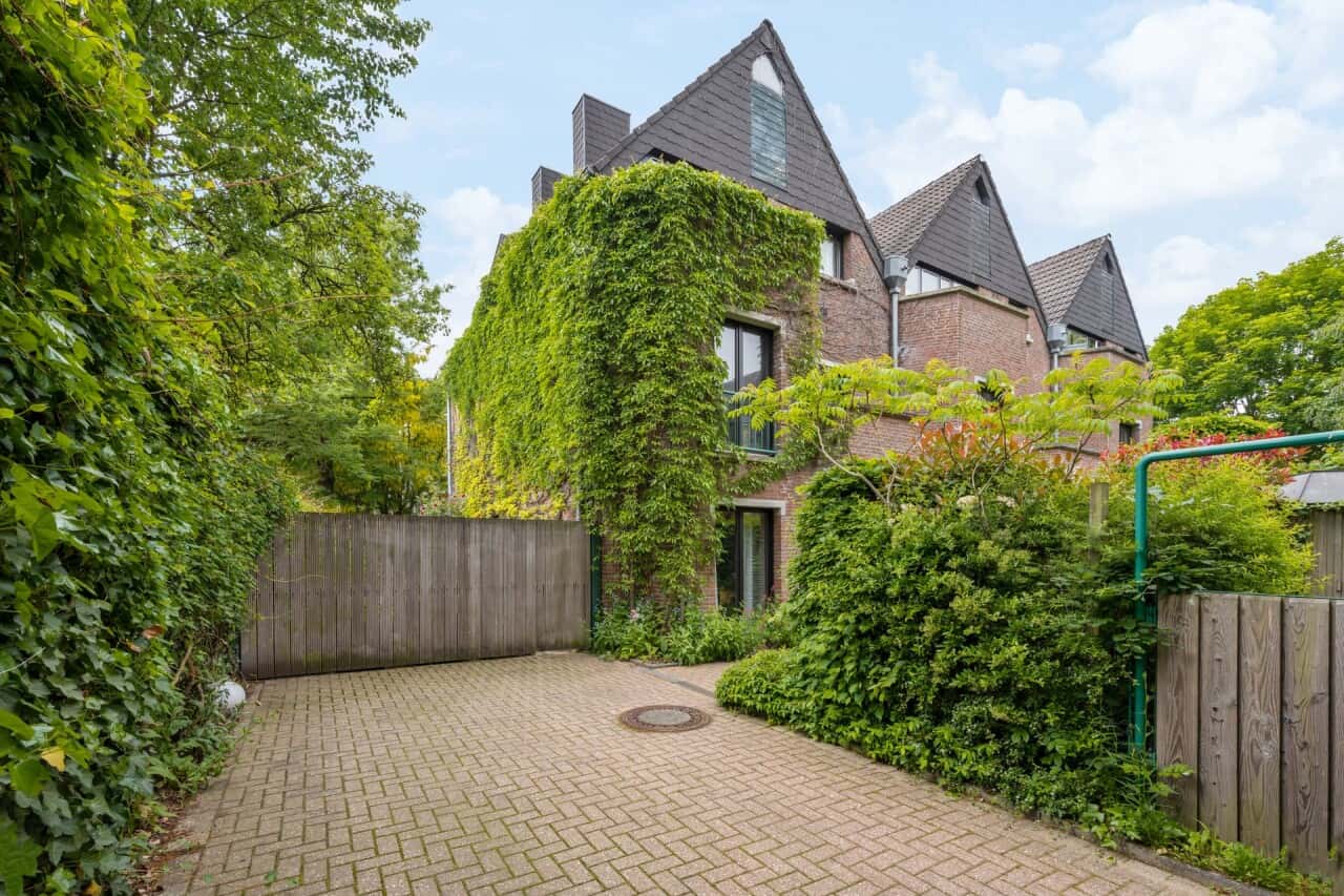 Reiheneckhaus in Aachen – Bild 1