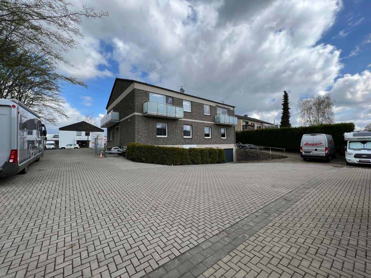 Wohn- und Geschäftshaus in Mönchengladbach – Bild 1
