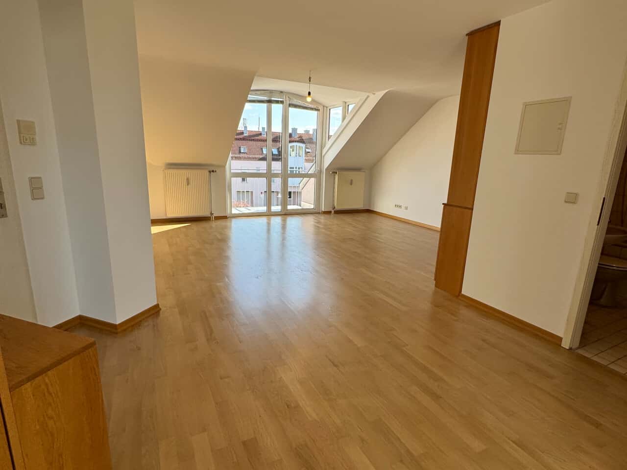 Dachgeschosswohnung in Ottobrunn – Bild 1