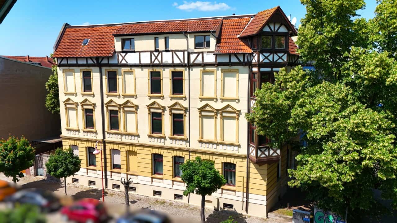 Mehrfamilienhaus in Schönebeck – Bild 1