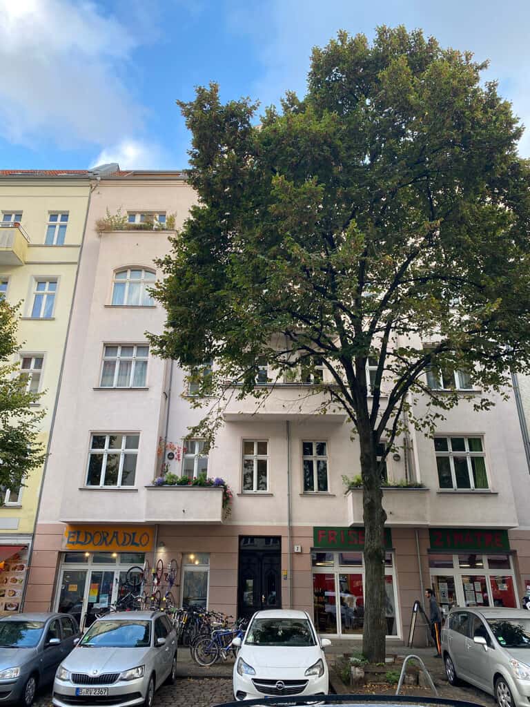 Etagenwohnung in Berlin – Bild 1