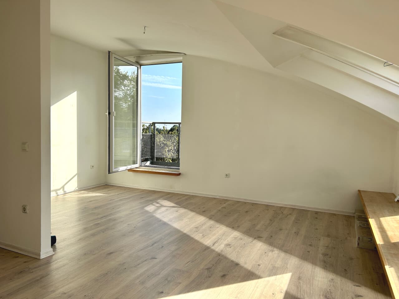 Dachgeschosswohnung in Hattersheim am Main – Bild 2