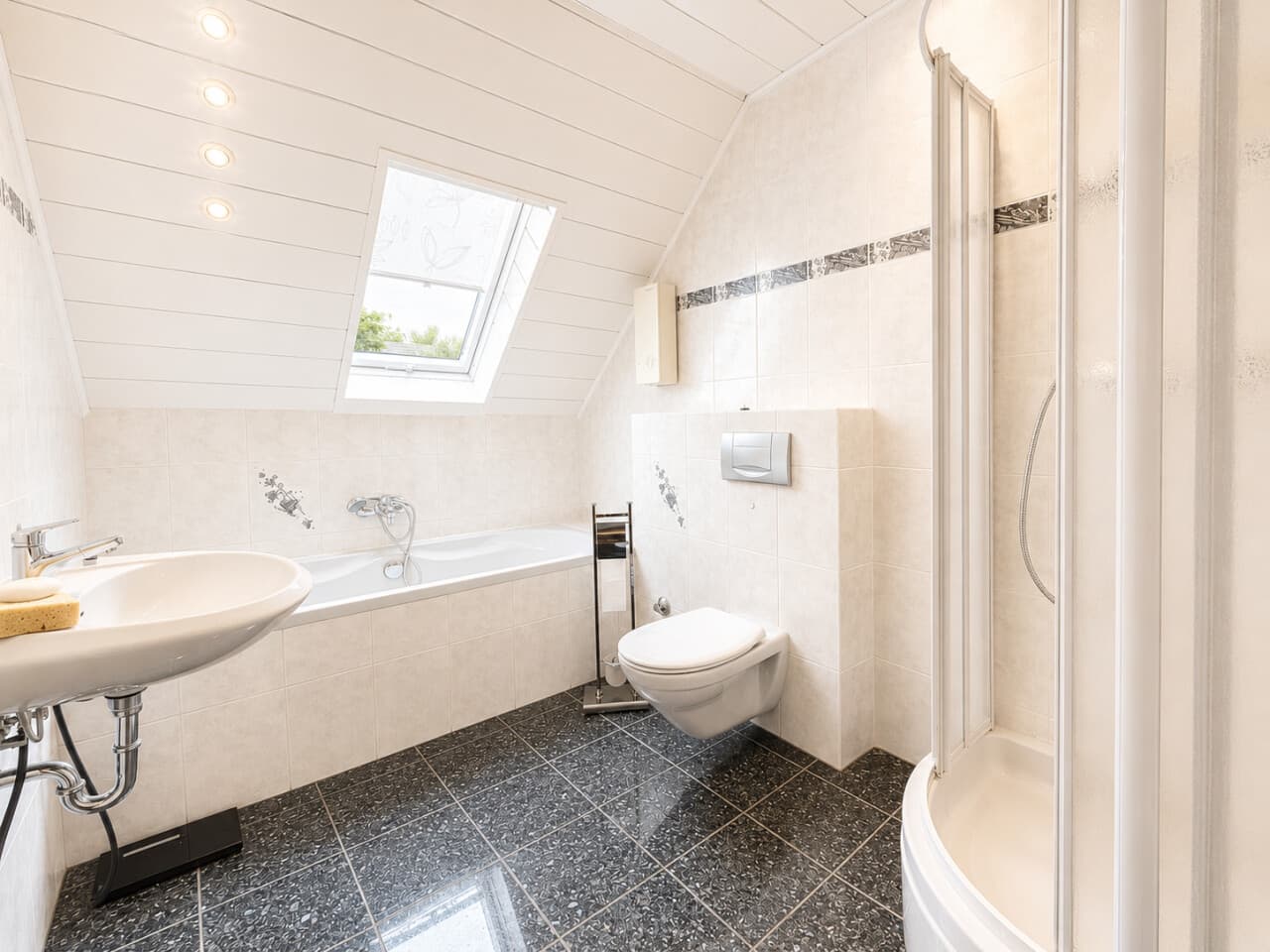 Dachgeschosswohnung in Essen – Bild 3