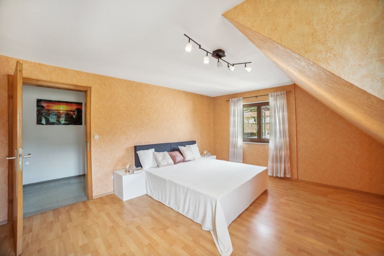 Einfamilienhaus in Hirschbach / Ortsteil Eschenfelden – Bild 10