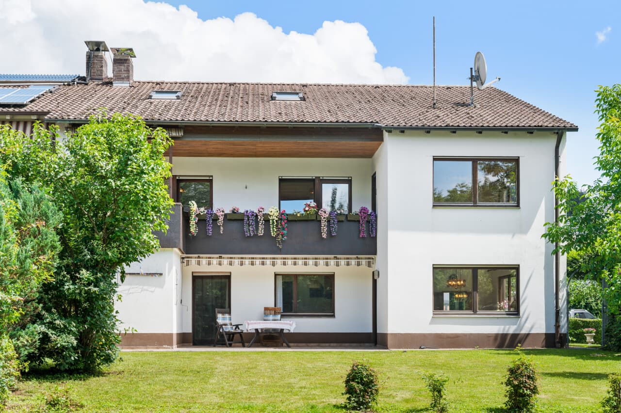 Mehrfamilienhaus in Steinen – Bild 2