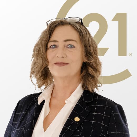 Frau Sabina Canavan