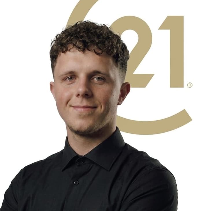Maximilian Bott - Immobilienmakler bei CENTURY 21 Immovision